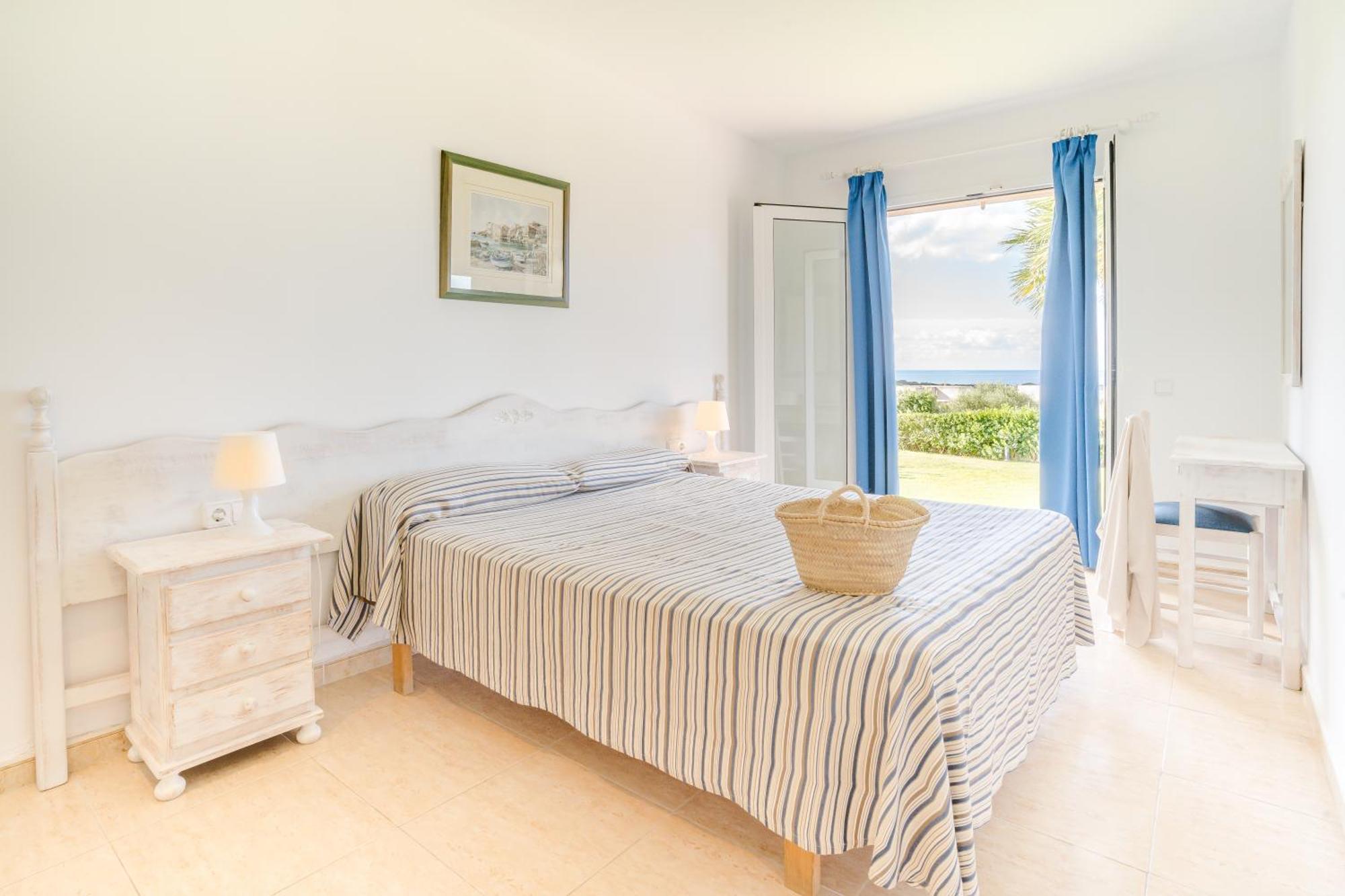 Apartamentos Mar Blau Son Bou Exterior photo
