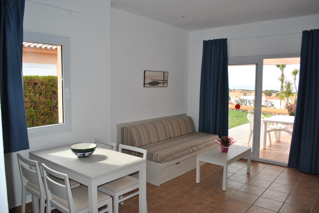 Apartamentos Mar Blau Son Bou Exterior photo